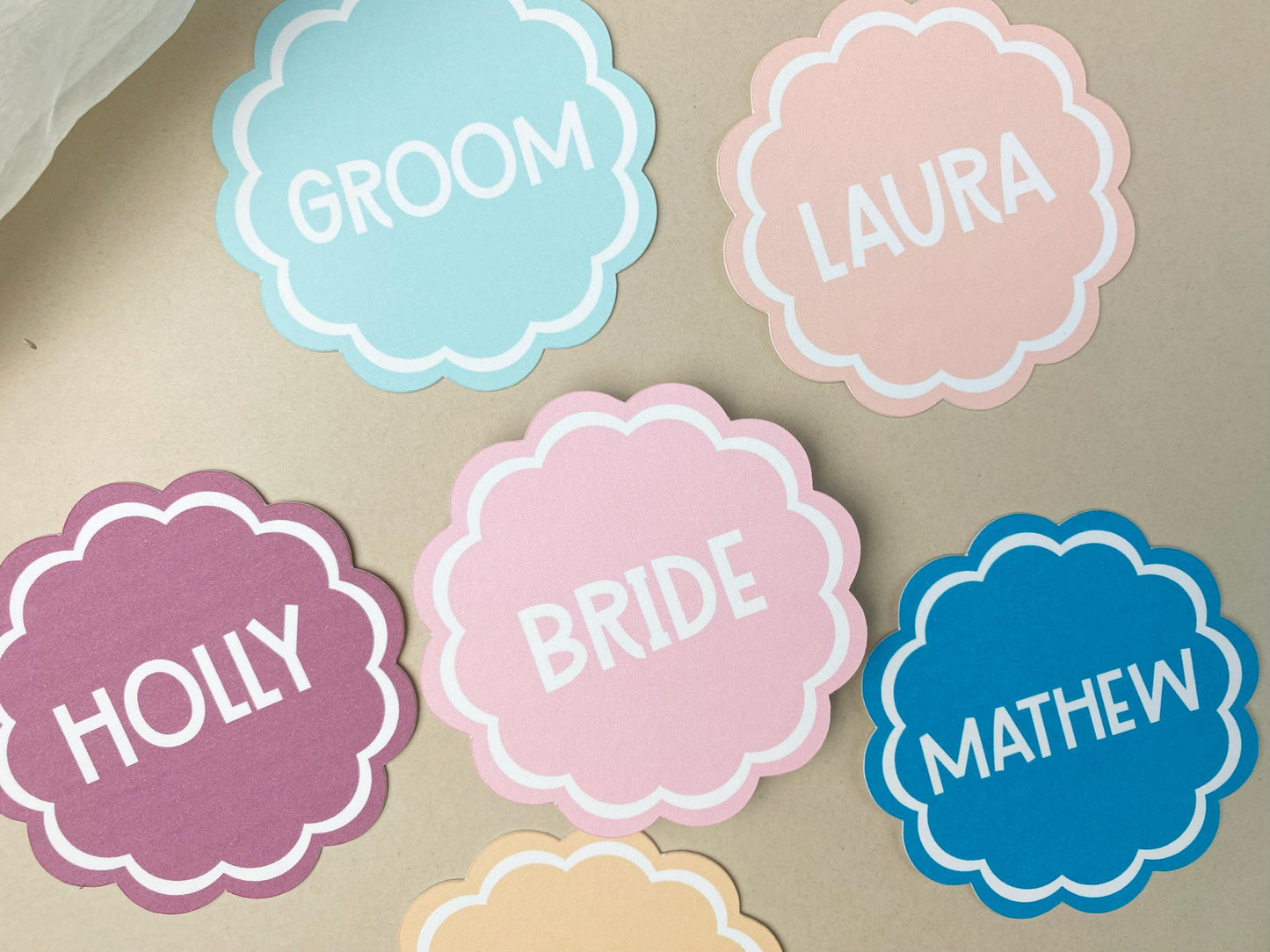 Custom Scalloped Circle Wedding Place Card, Wavy Wedding Name Cards, Table Place Cards, Place Setting
