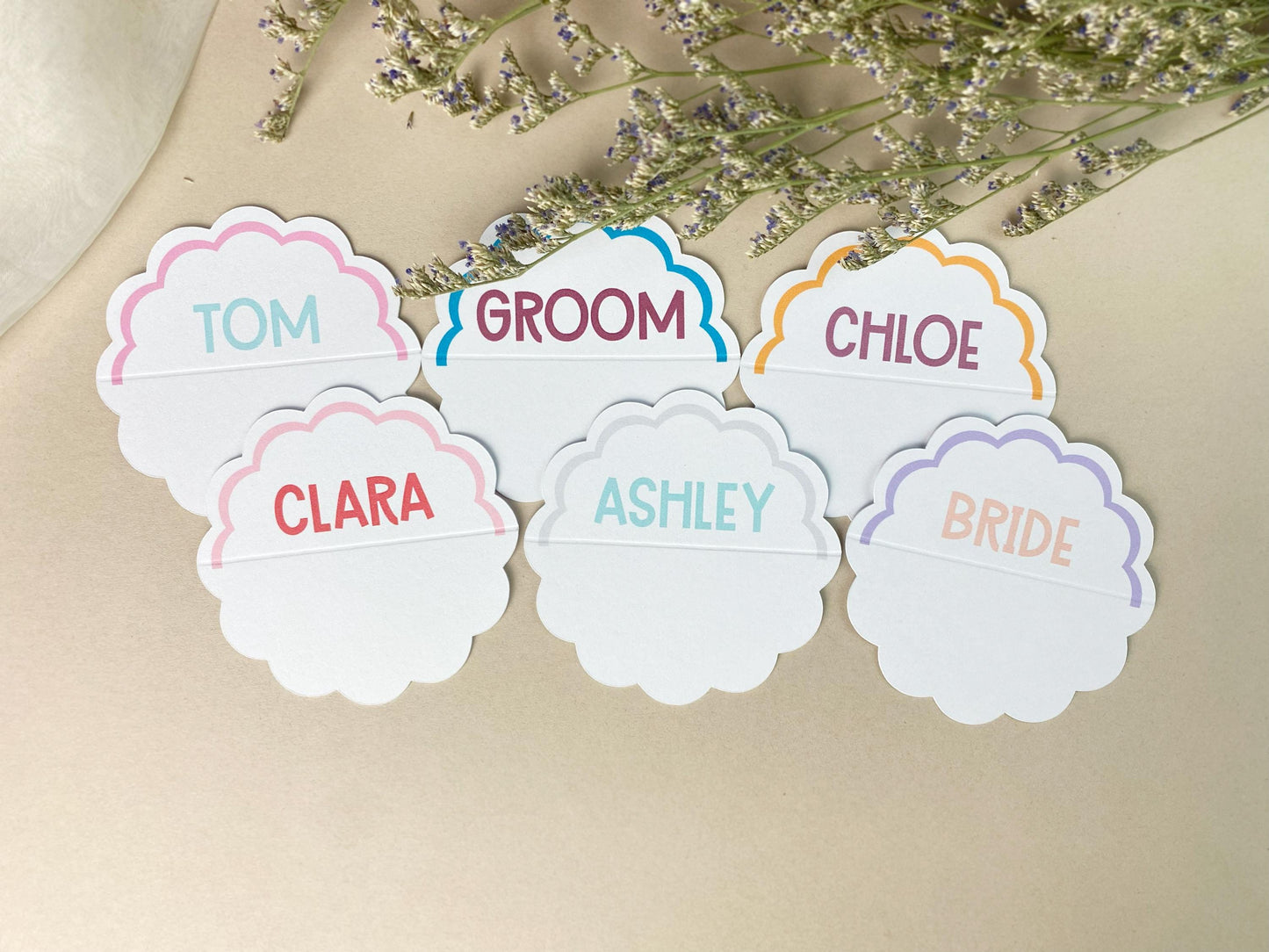 Custom Scalloped Circle Wedding Place Cards, Wavy Wedding Name Cards, Table Place Cards, Place Settings Reception, Custom Colours