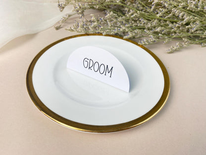Minimal Folded Wedding Place Cards, Circle Wedding Name Cards, Table Place Cards, Place Settings Reception, Black and White